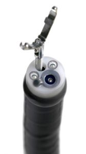 Extrêmité d'un vidéo-endoscope et pince à biopsie